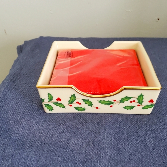 NIB LENOX DIMENSION COLLECTION HOLIDAY NAPKIN HOLDER W/RED NAPKINS 5.75" - Picture 1 of 3